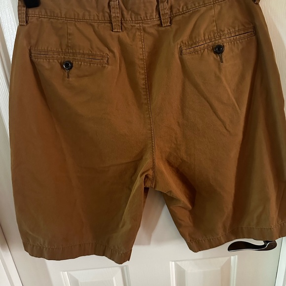 J Crew Club Chino Men’s Cotton Shorts 33W x 11L Tan - Picture 2 of 5